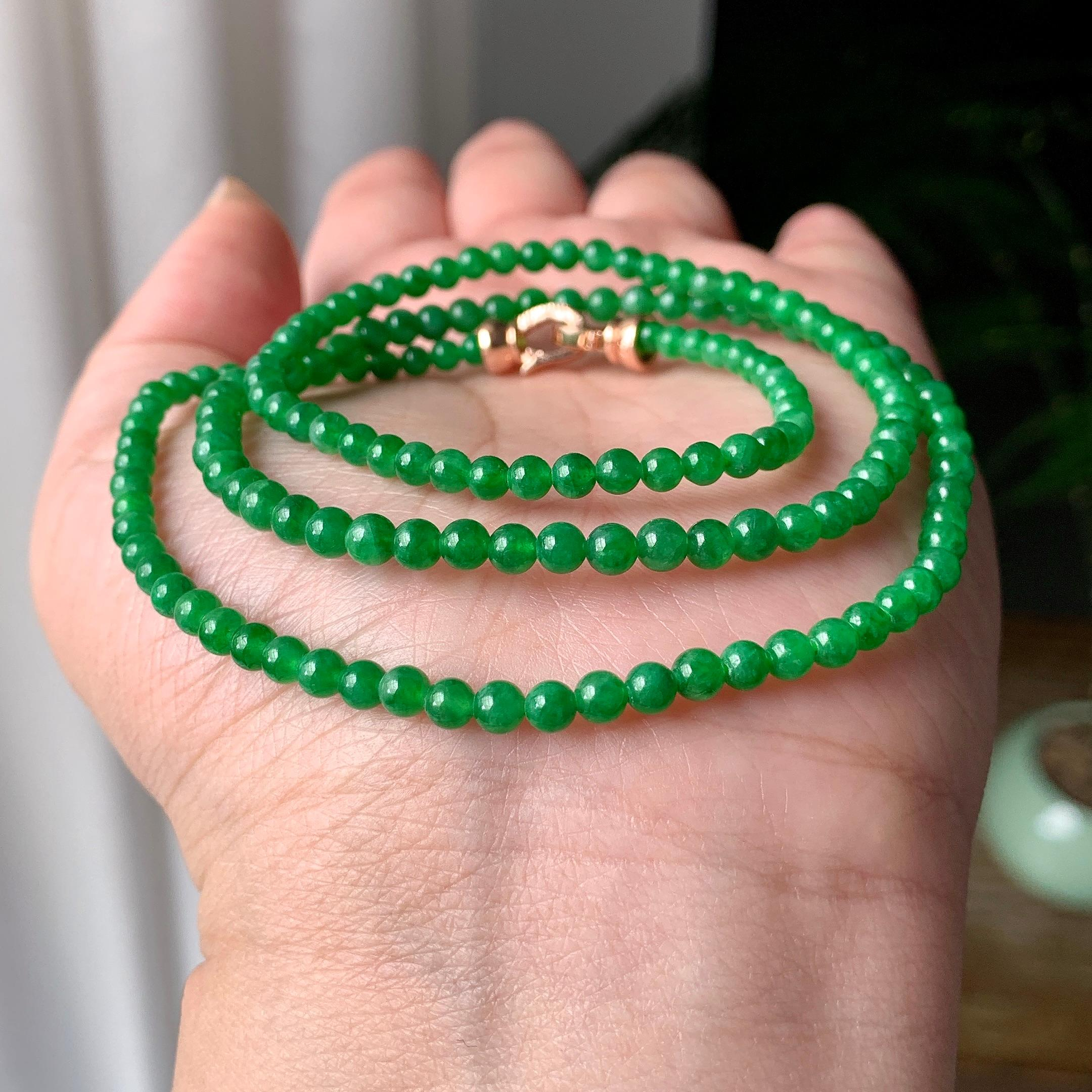 Chuỗi hạt Phỉ Thuý giúp người mới quan sát màu sắc và độ trong