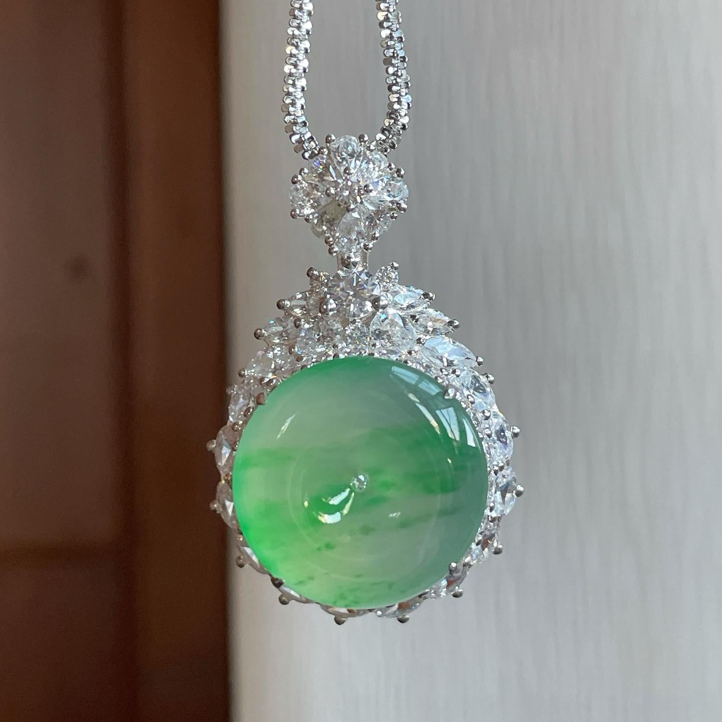 Cách Cách Phỉ Thúy jadeite