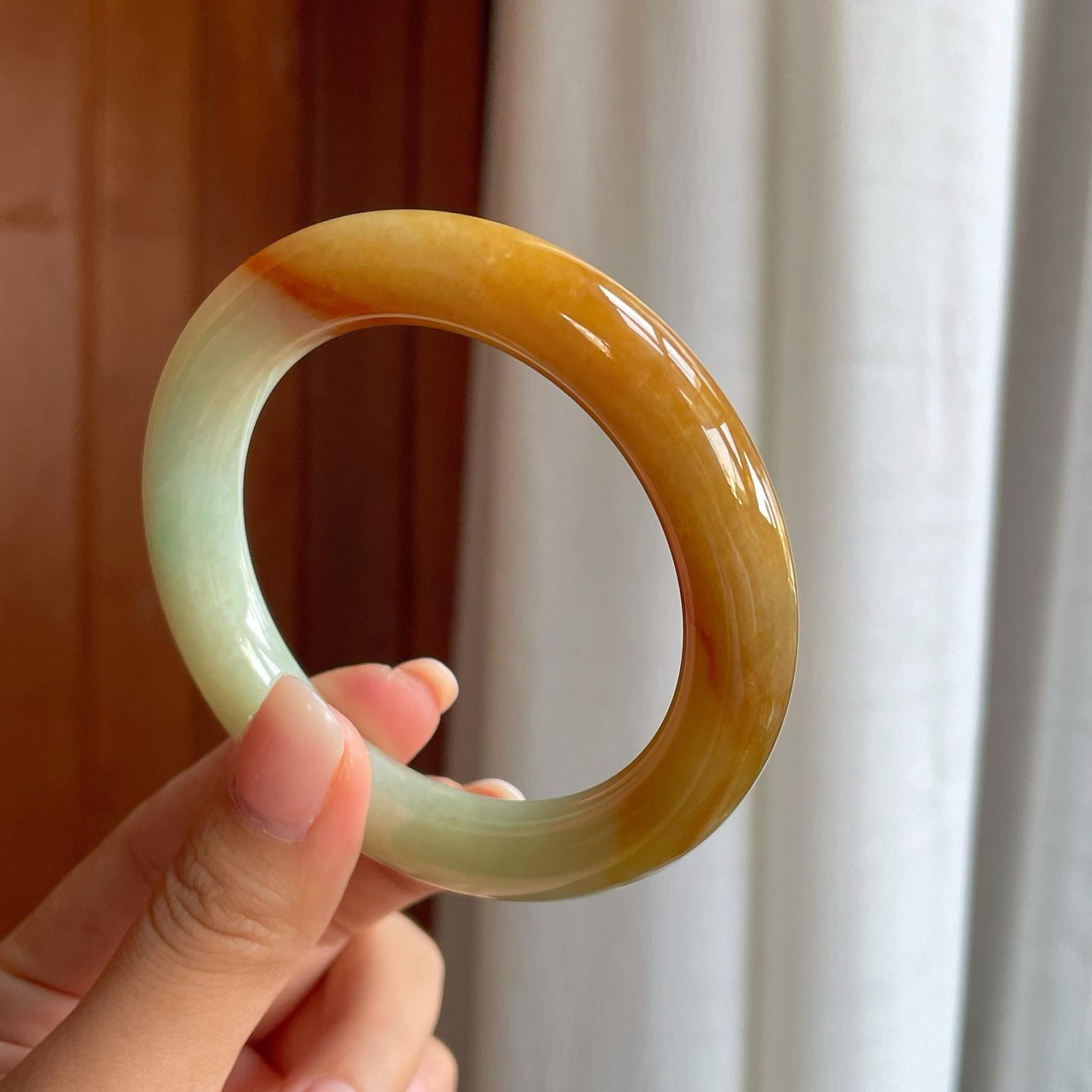 Giới thiệu Cách Cách Phỉ Thuý: hành trình phát triển từ livestream đến jadeite cho khách Việt