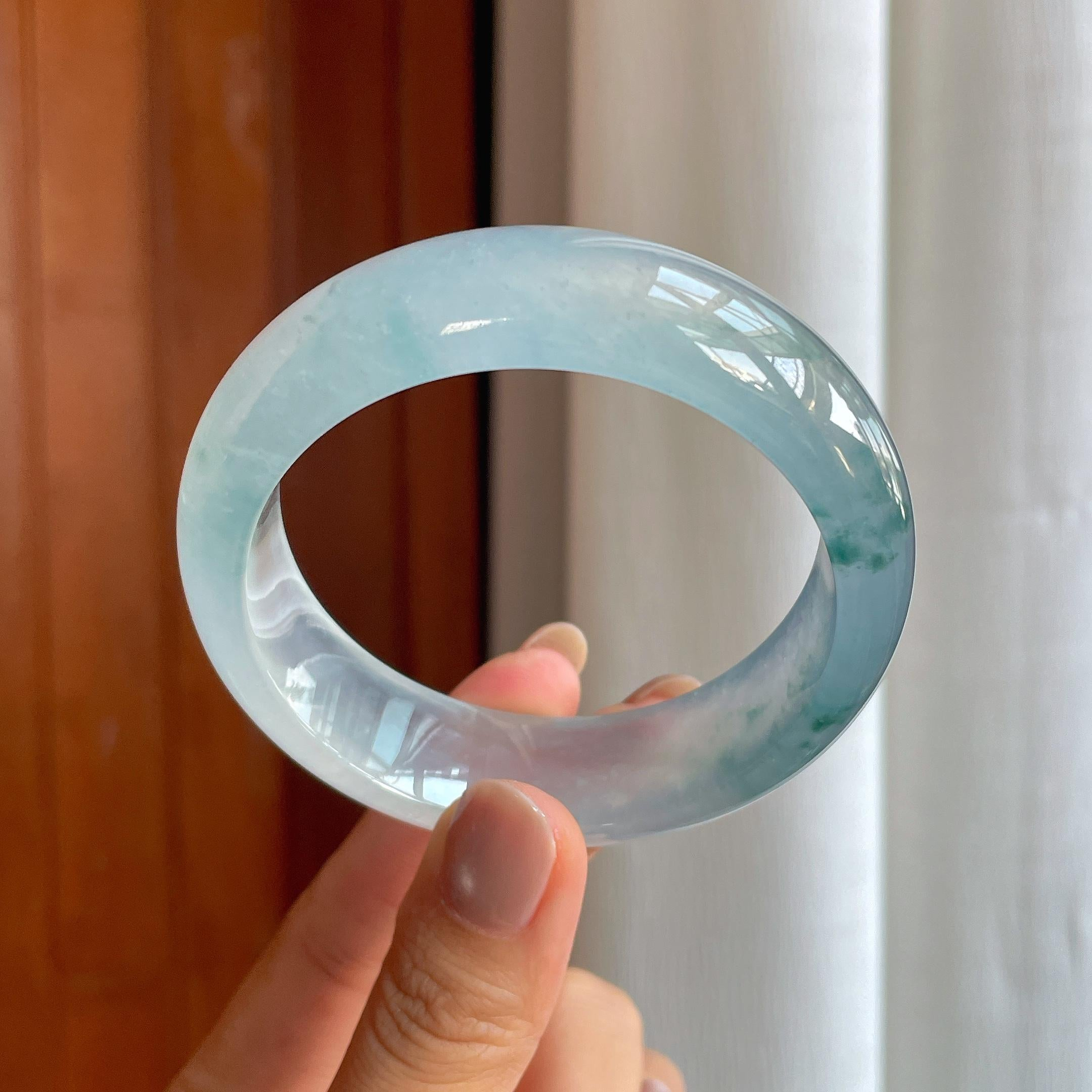 Phỉ thúy thật sự rất đắt không? Cách Cách Phỉ Thúy giải mã mức chênh lệch giá trong ngành