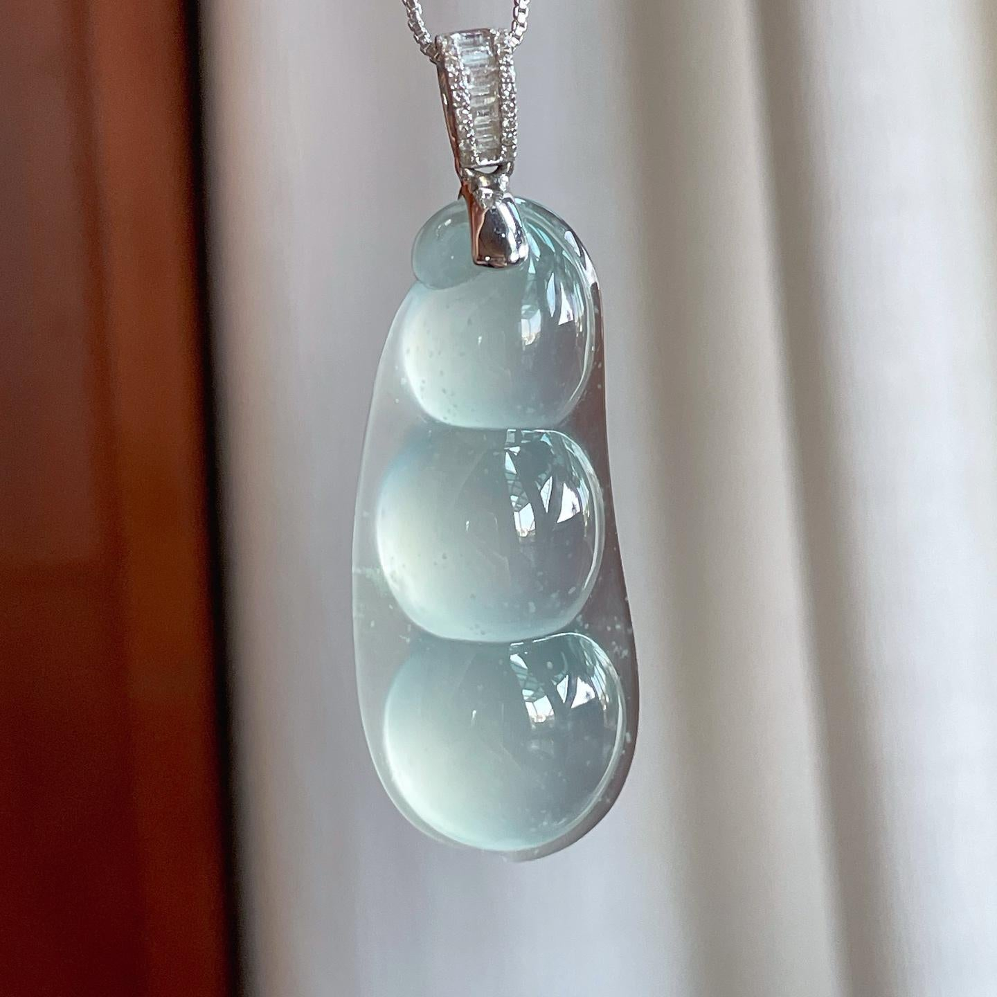 Ý nghĩa phong thuỷ của mặt dây chuyền đậu jadeite