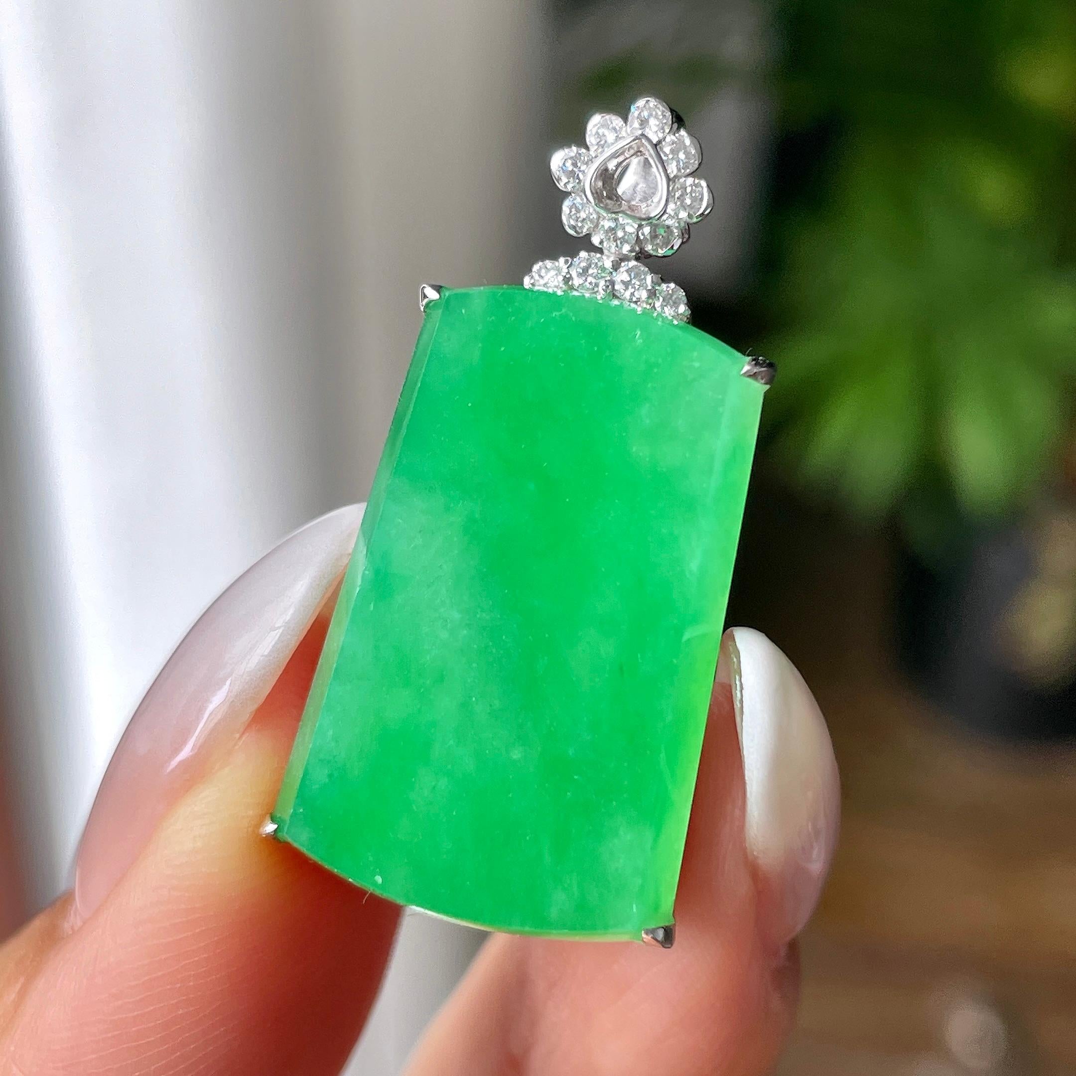 Ý nghĩa phong thuỷ của mặt dây chuyền vô sự bài jadeite | Cách Cách Phỉ Thuý