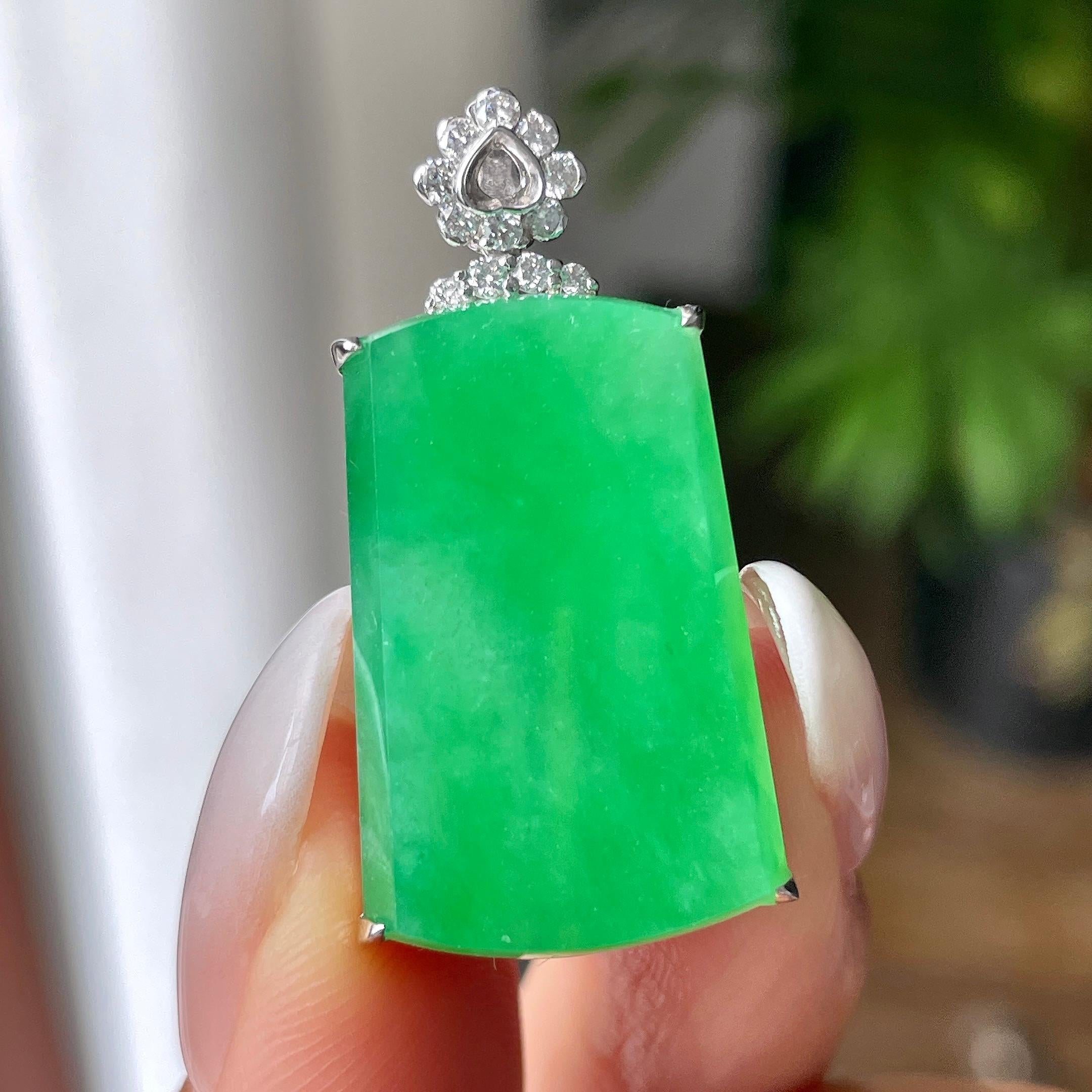 Vô sự bài phỉ thúy xanh mang ý nghĩa bình an