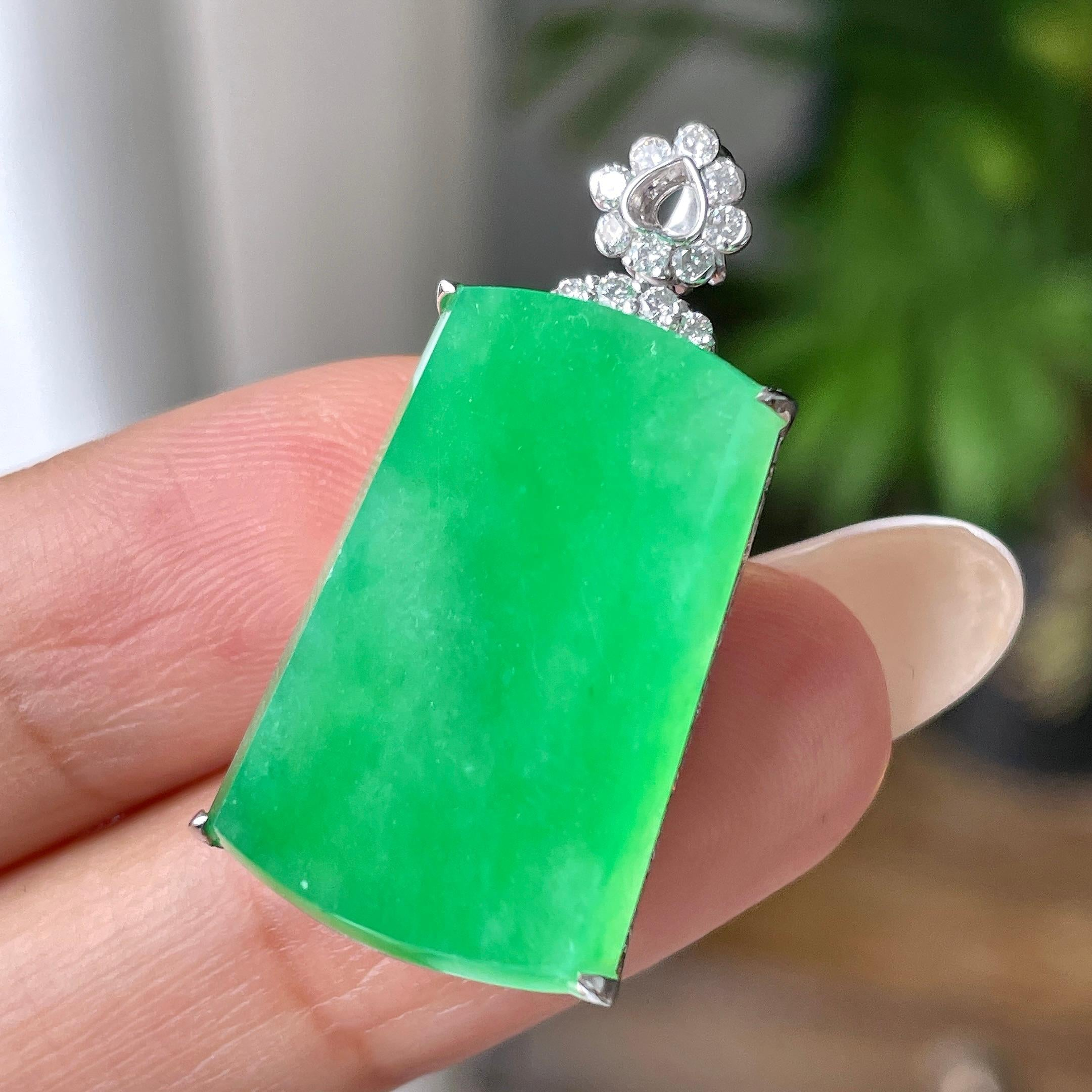 Cách đeo và bảo quản mặt dây chuyền vô sự bài jadeite